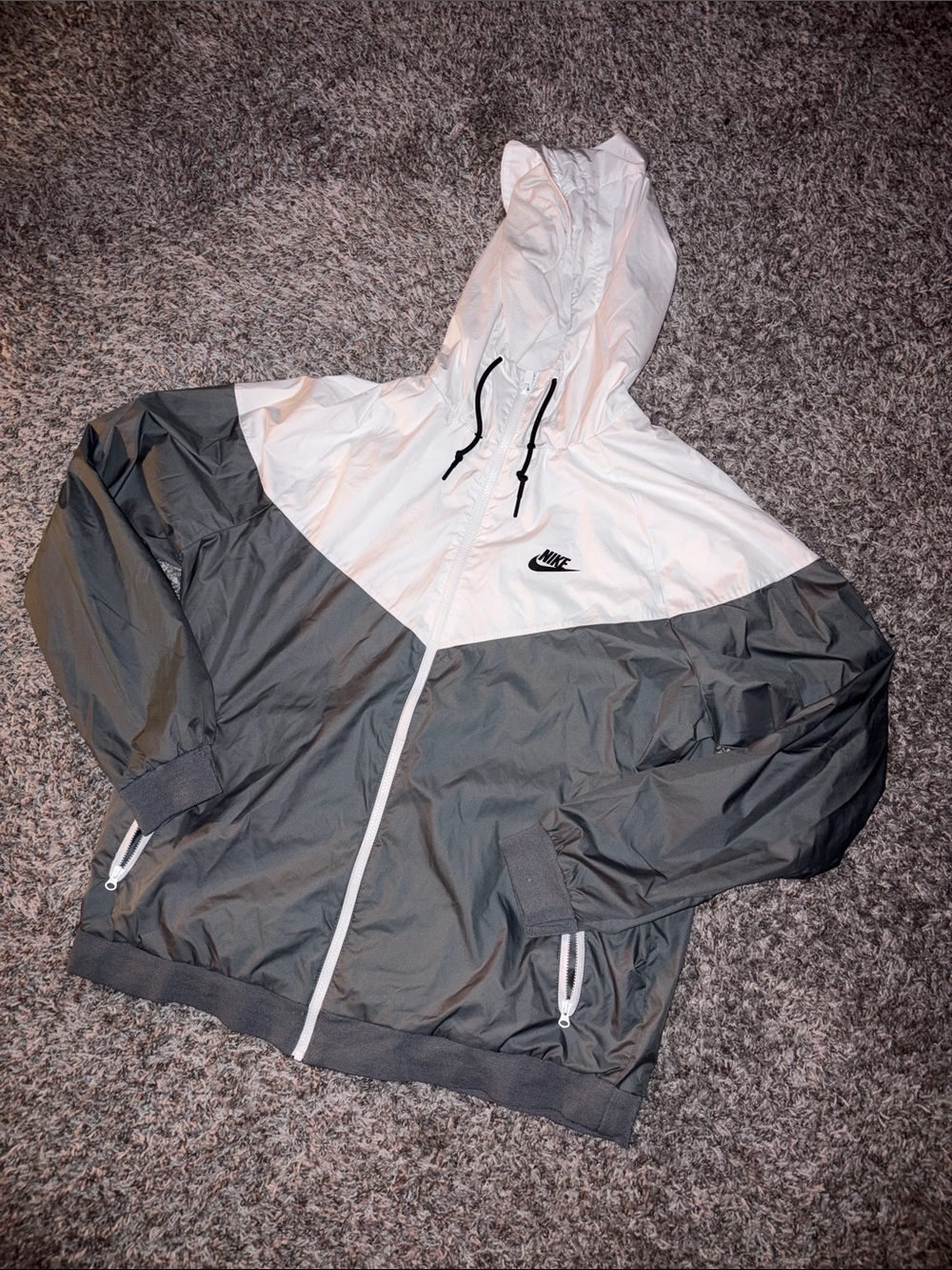 Nike Men's Two-Tone Hooded Windbreaker in White and Gray